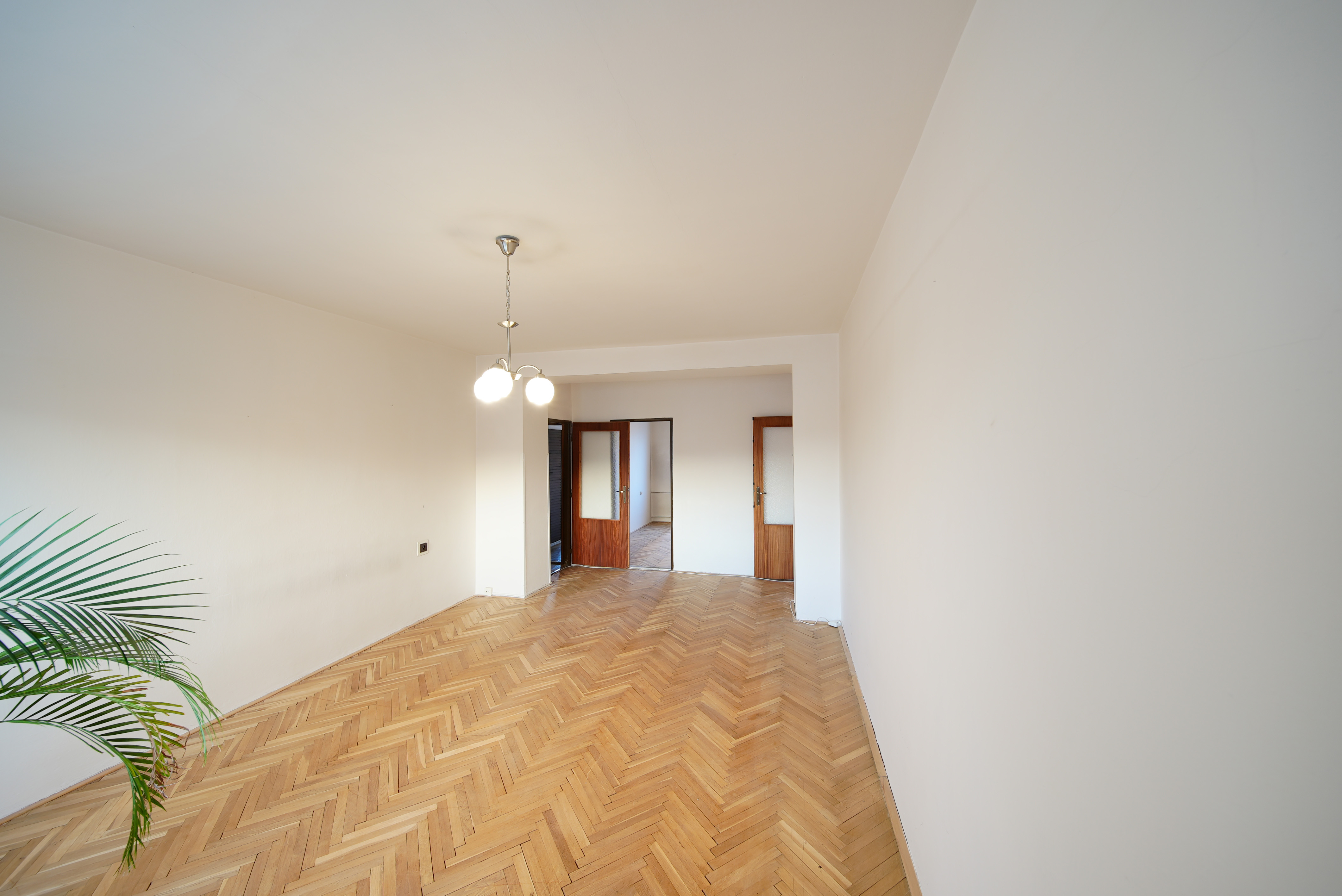 PREDANÉ 3 izbový TEHLOVÝ byt, s 2 loggiami, Tatranská - Staré mesto