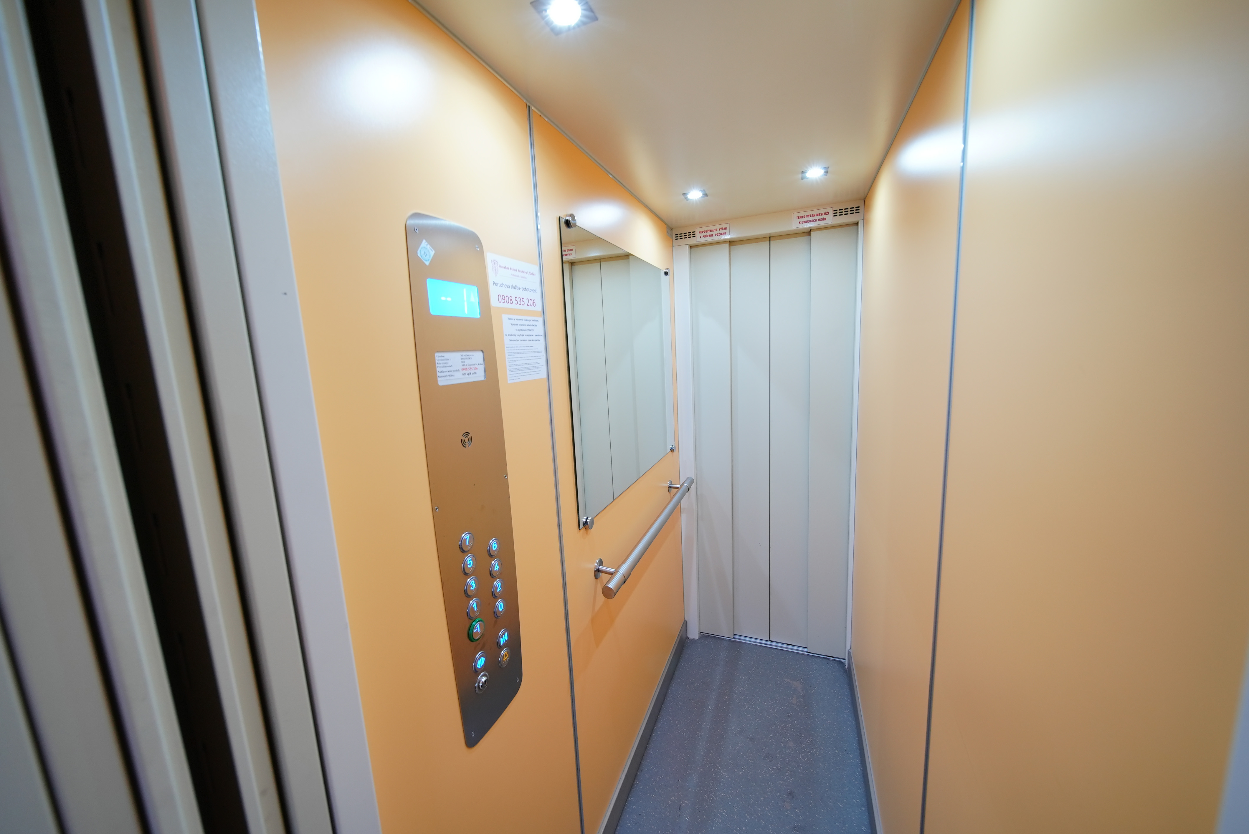 PREDANÉ 3 izbový TEHLOVÝ byt, s 2 loggiami, Tatranská - Staré mesto