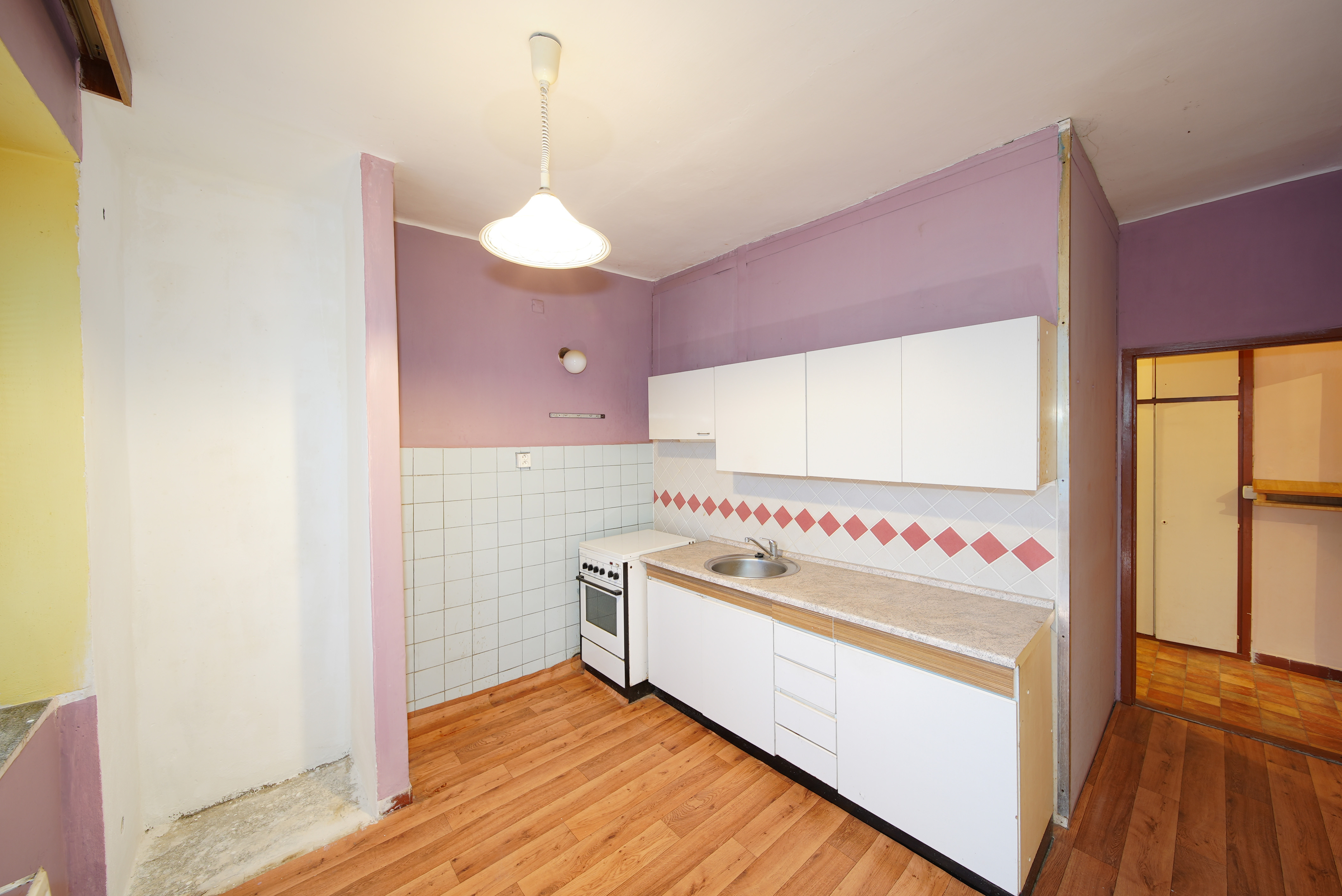 PREDANÉ - TEHLOVÝ 2 izb. byt s loggiou, Obrancov Mieru, Seve