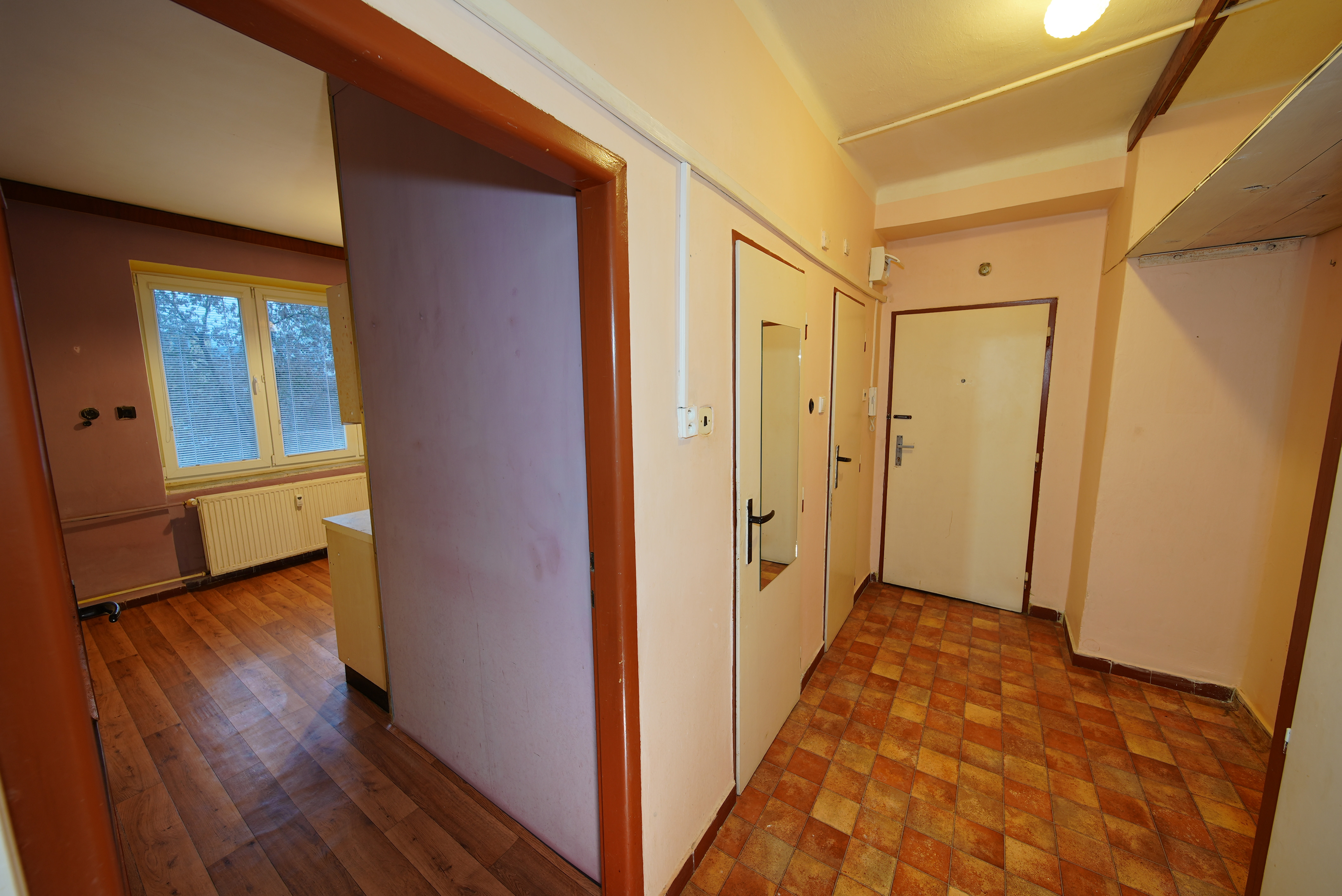 PREDANÉ - TEHLOVÝ 2 izb. byt s loggiou, Obrancov Mieru, Seve