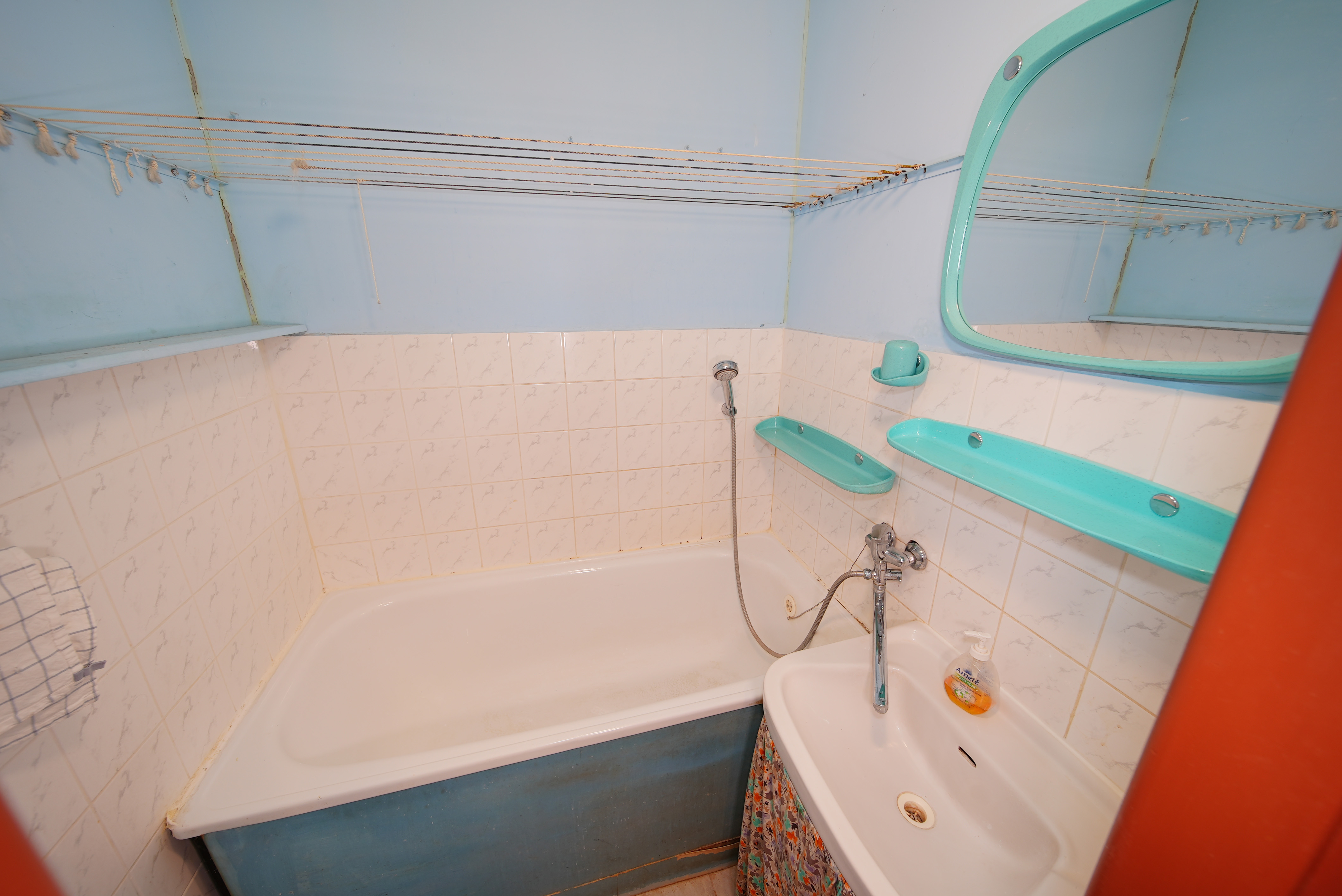 PREDANÉ - TEHLOVÝ 2 izb. byt s loggiou, Obrancov Mieru, Seve