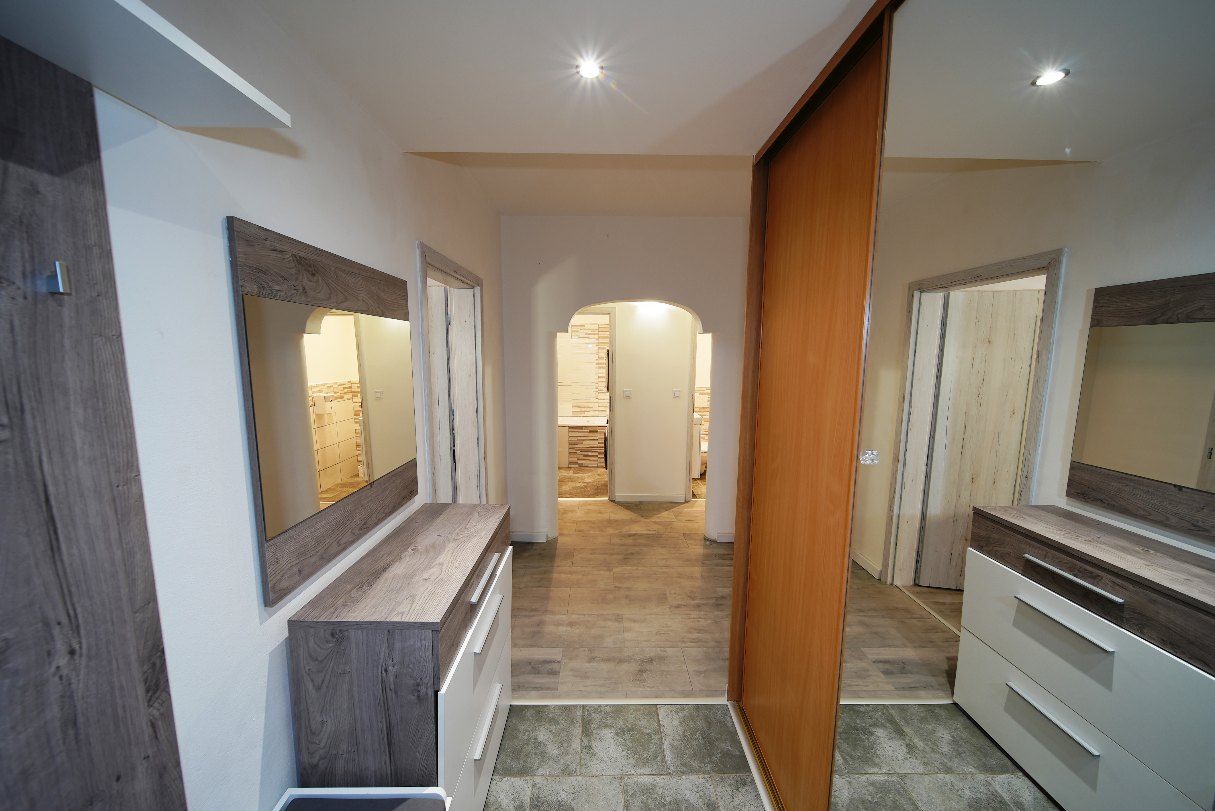 REZERVOVANÉ - 3 izbový byt s loggiou 82 m2, Hemerková -KVP