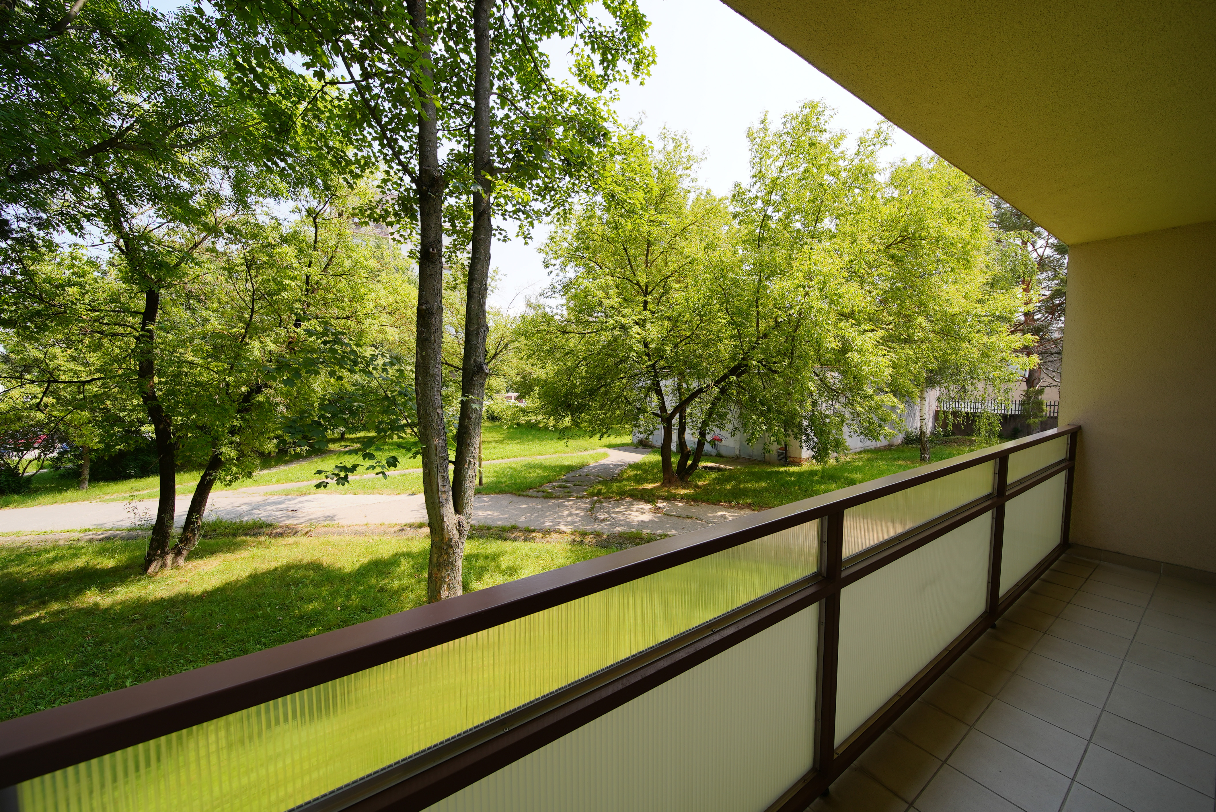 PREDANÉ-na predaj priestranný 2 izbový, 58 m2 + loggia, Kežmarská