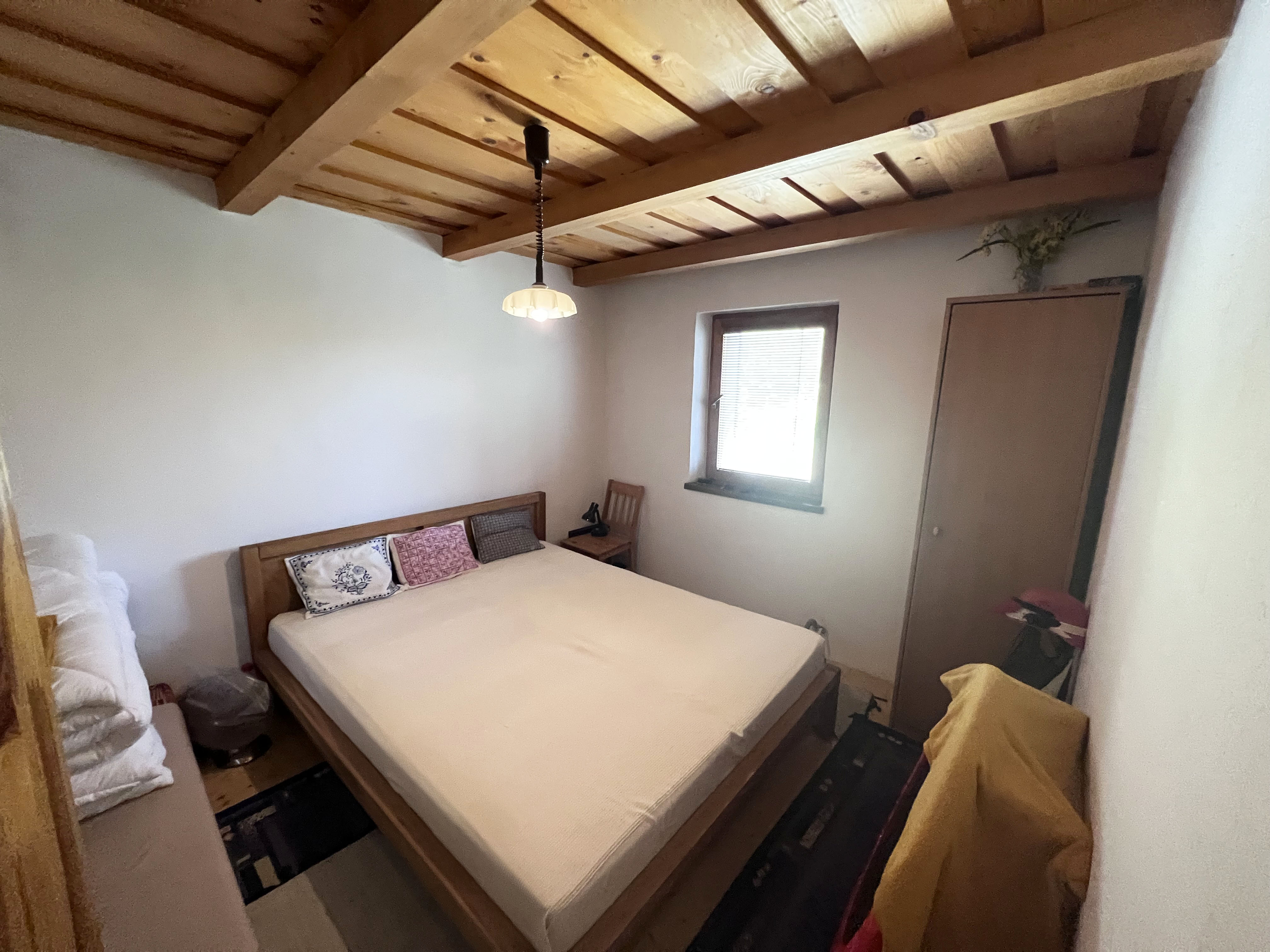 PREDANÉ Exkluzívne na predaj Chata s bazénom, r.k 2012, Svinica