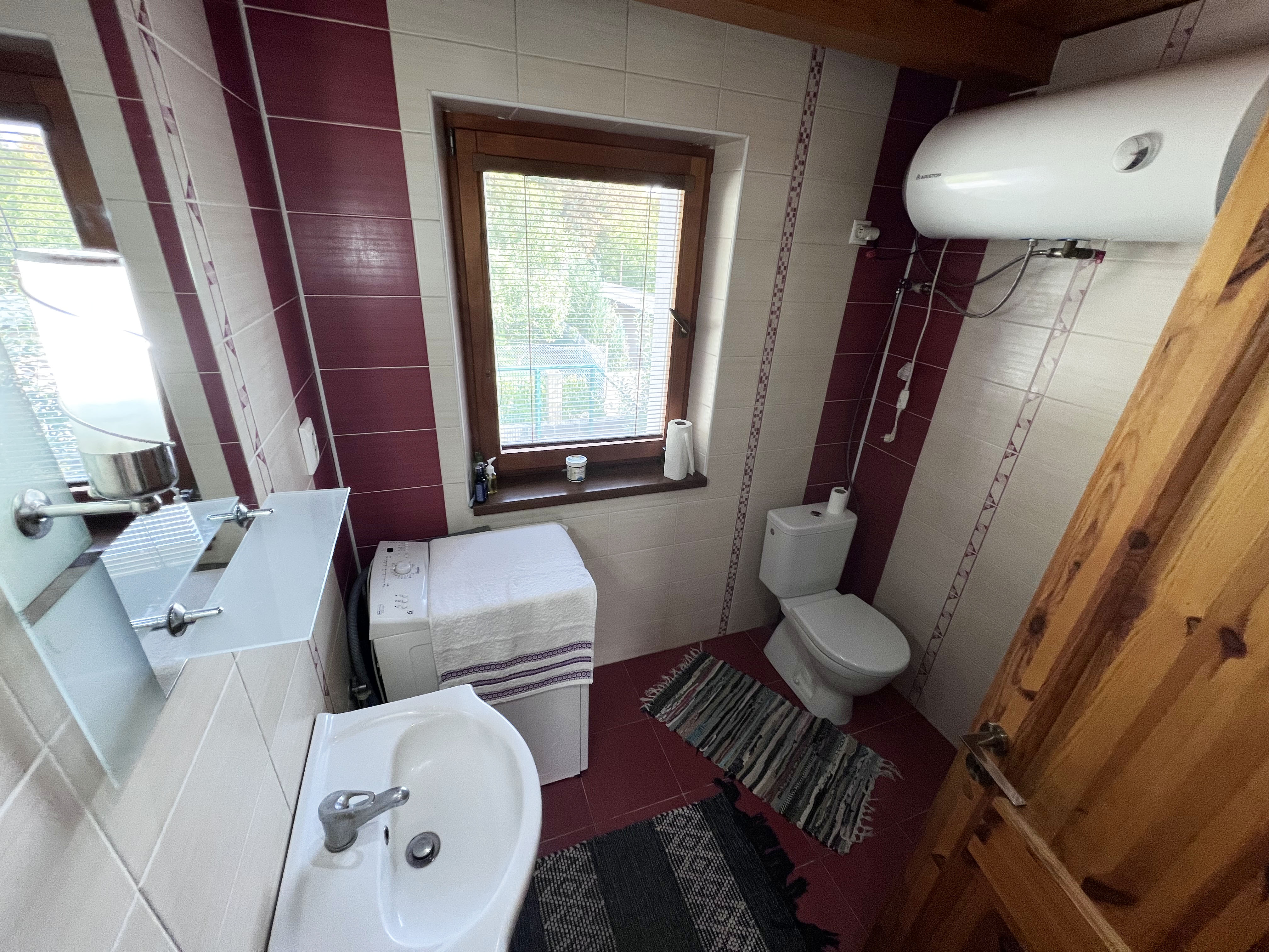 PREDANÉ Exkluzívne na predaj Chata s bazénom, r.k 2012, Svinica