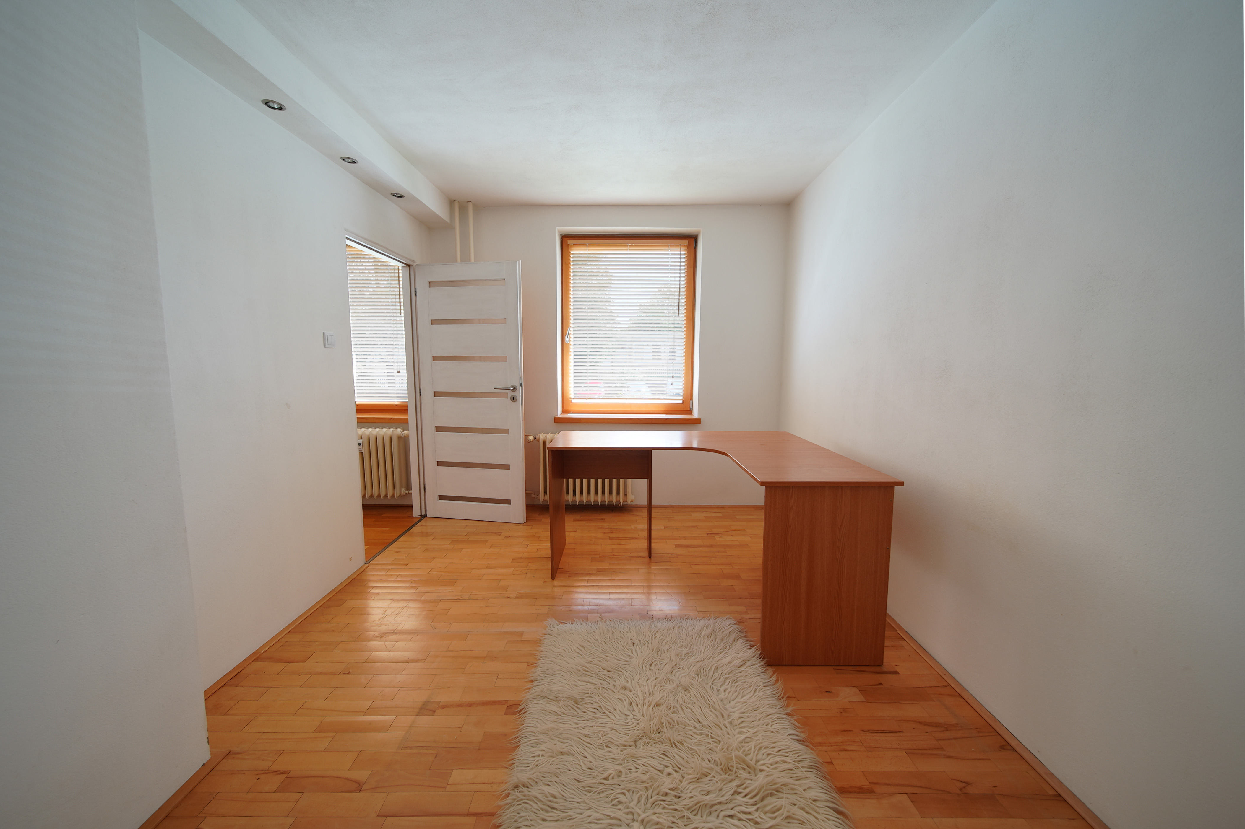 PREDANÉ-na predaj priestranný 2 izbový, 58 m2 + loggia, Kežmarská