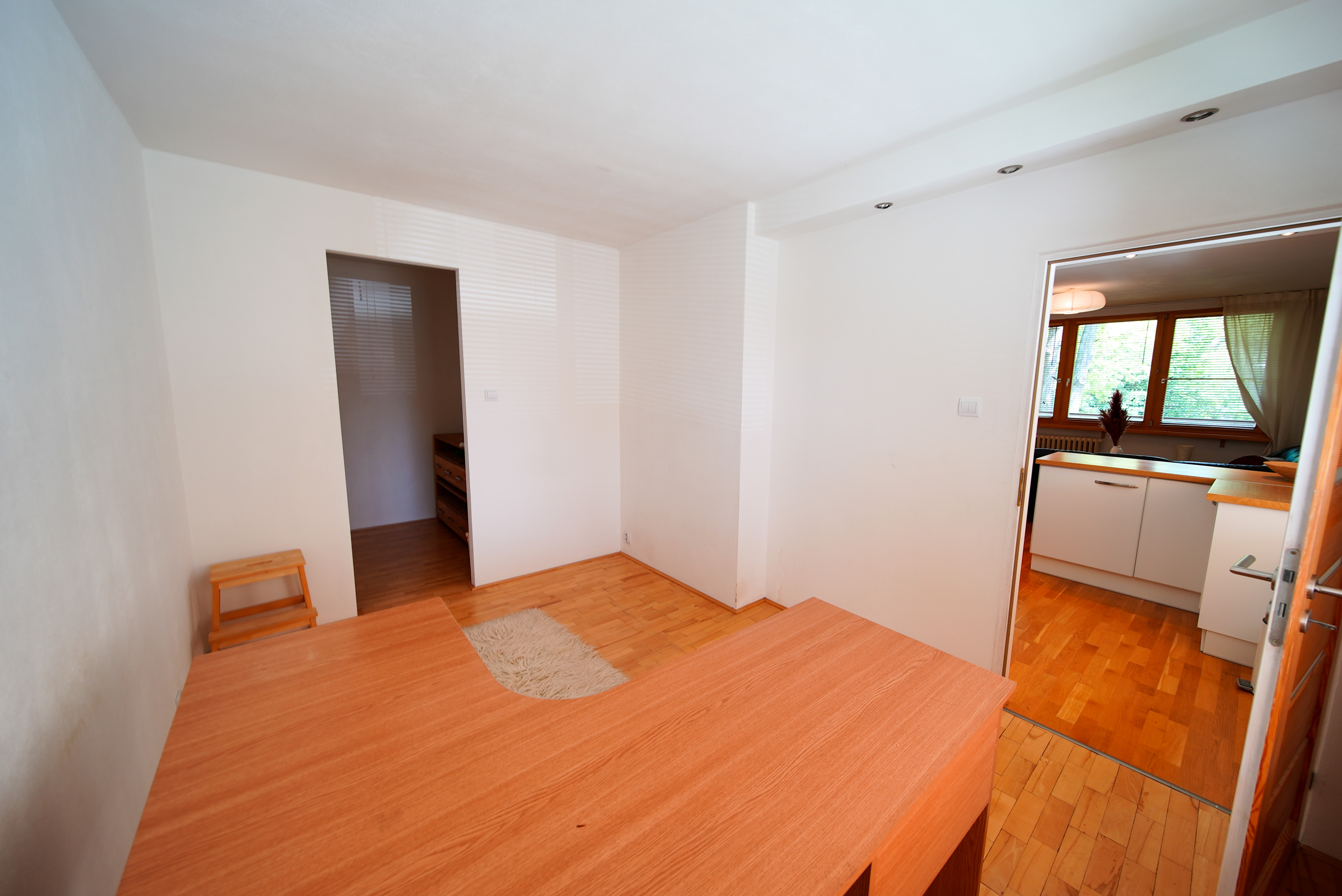 PREDANÉ-na predaj priestranný 2 izbový, 58 m2 + loggia, Kežmarská