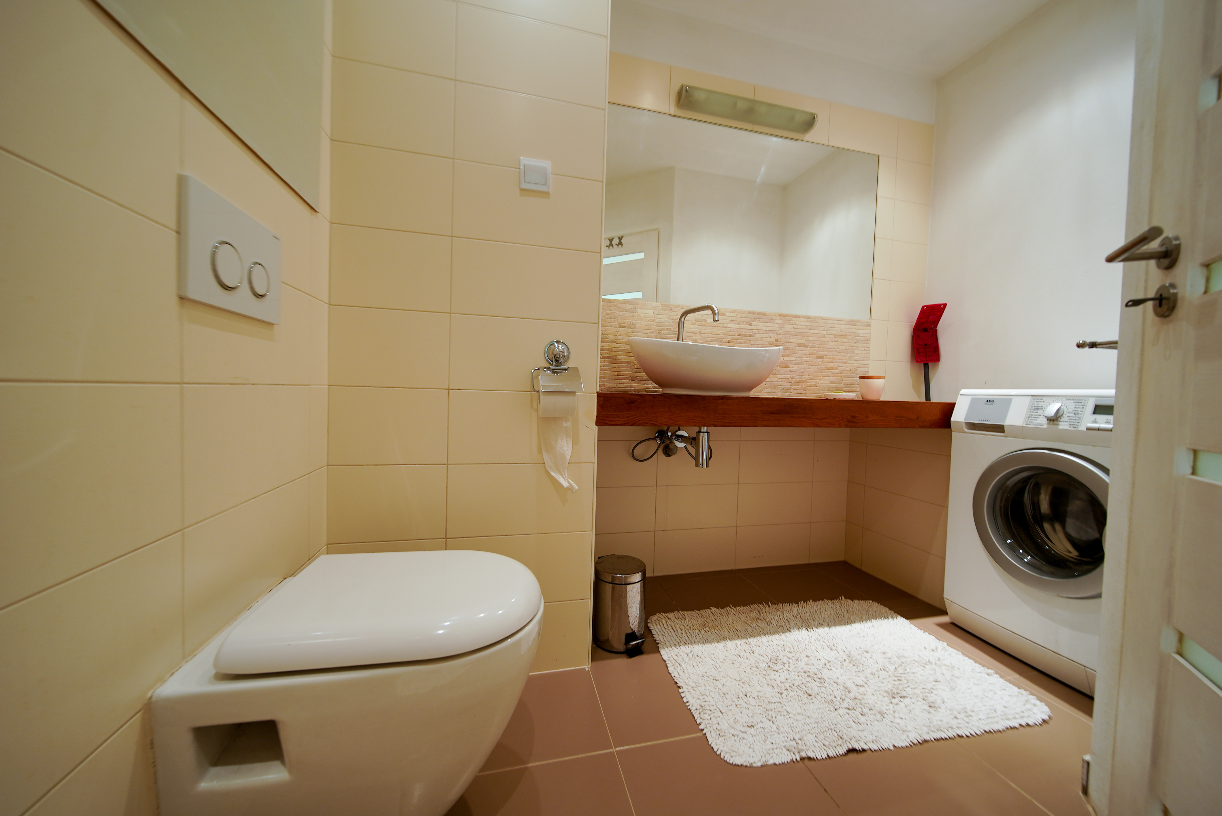 PREDANÉ-na predaj priestranný 2 izbový, 58 m2 + loggia, Kežmarská