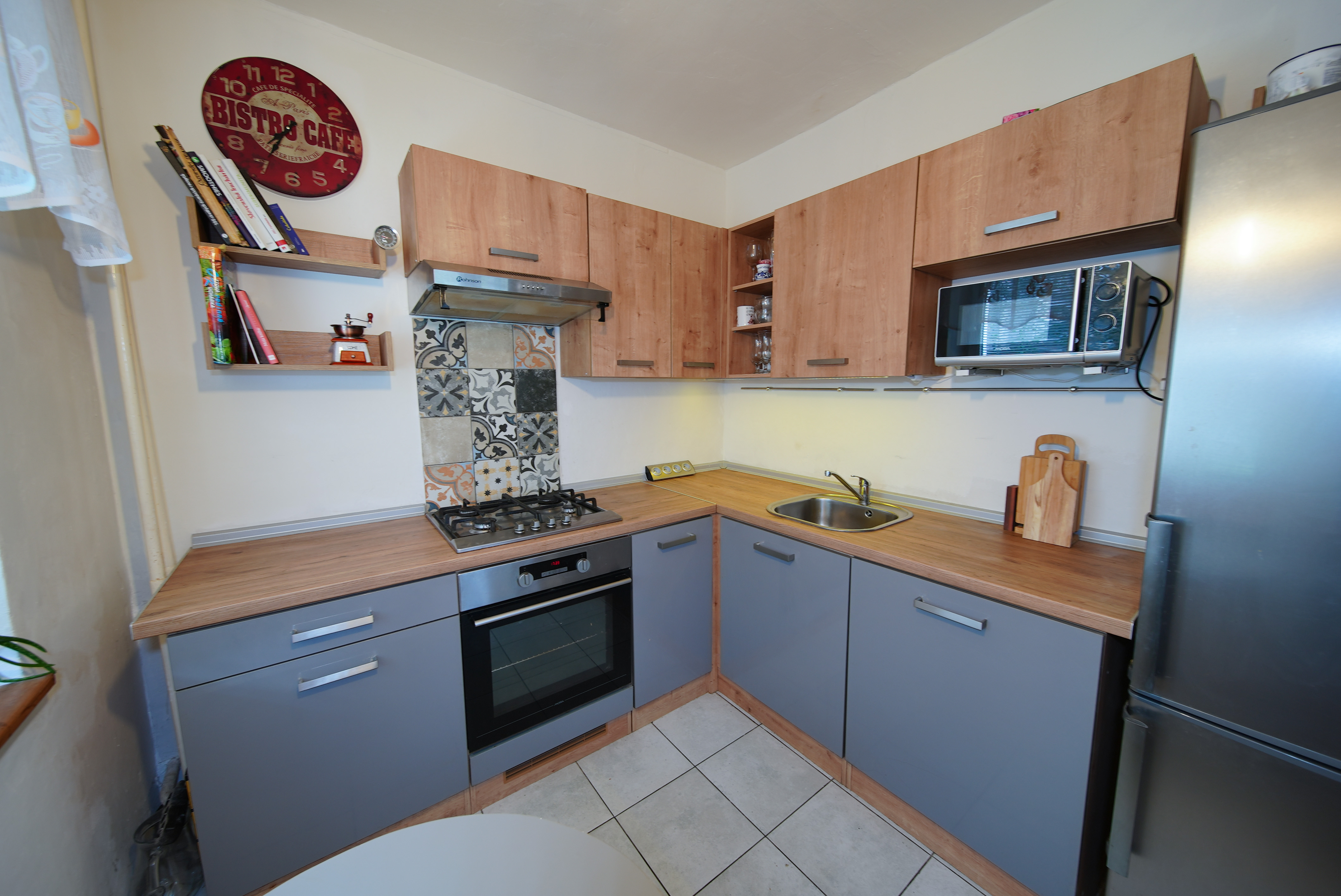 PREDANÉ 3 izbový byt na predaj, 55 m2 + loggia, Trebišovská, Západ