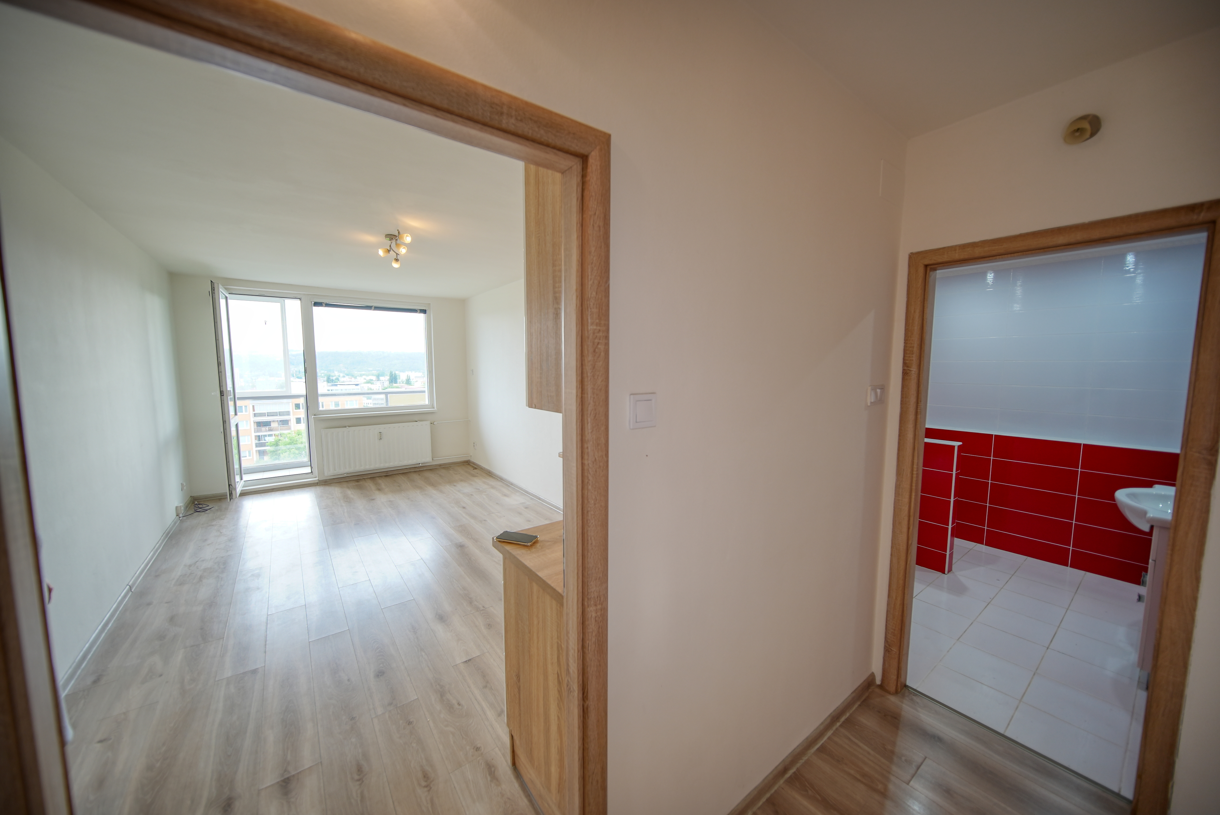 REZERVOVANÉ Na predaj 1,5 izbový byt, 40 m2 + loggia, Lomonosovova