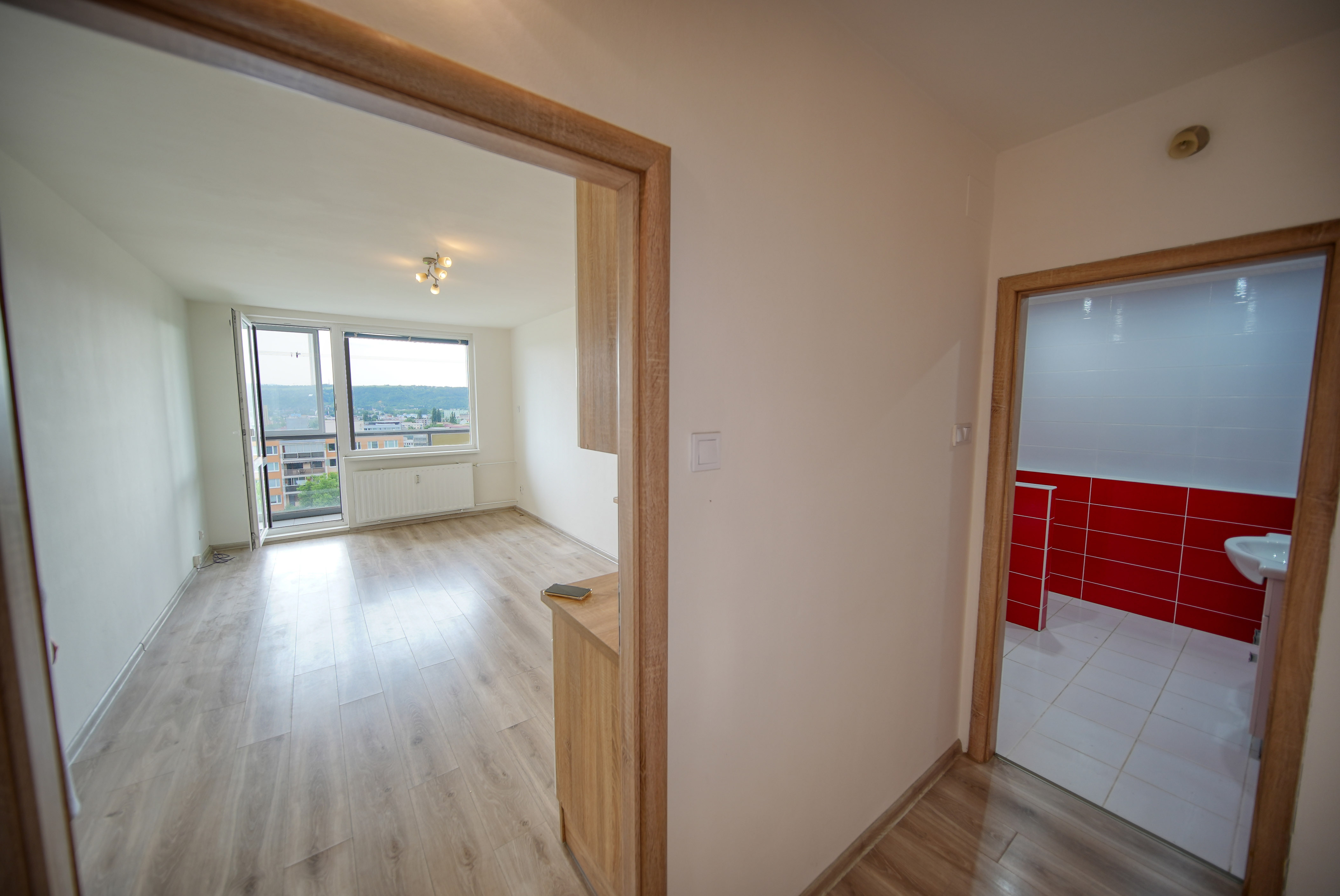 REZERVOVANÉ Na predaj 1,5 izbový byt, 40 m2 + loggia, Lomonosovova