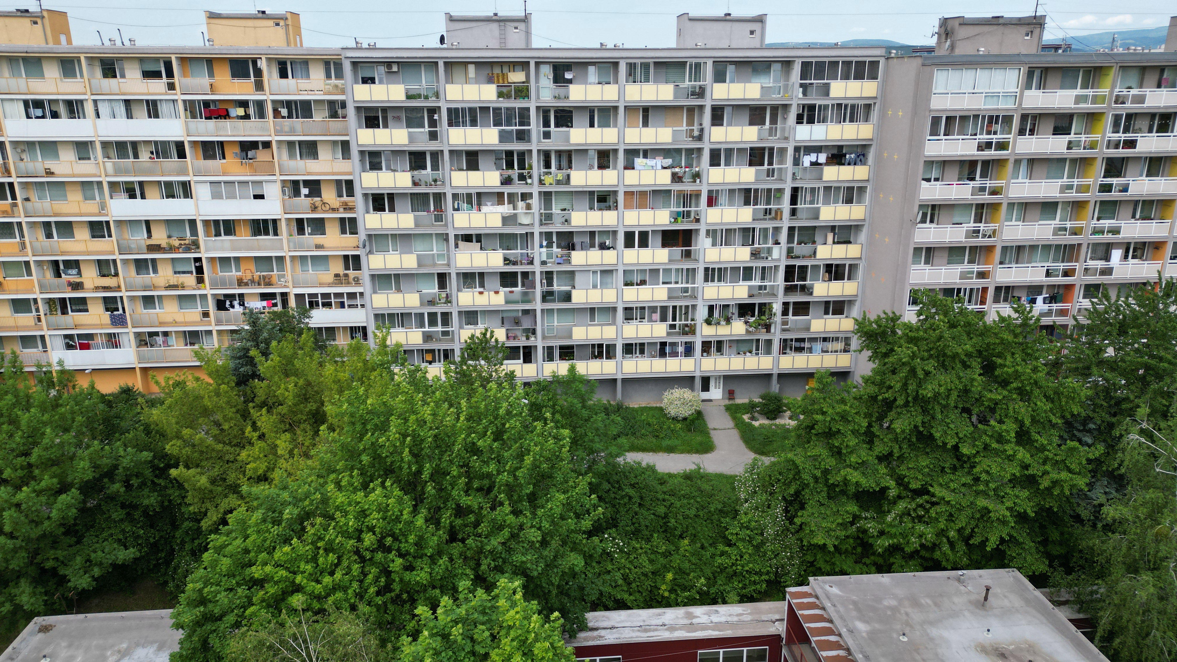 REZERVOVANÉ Na predaj 1,5 izbový byt, 40 m2 + loggia, Lomonosovova