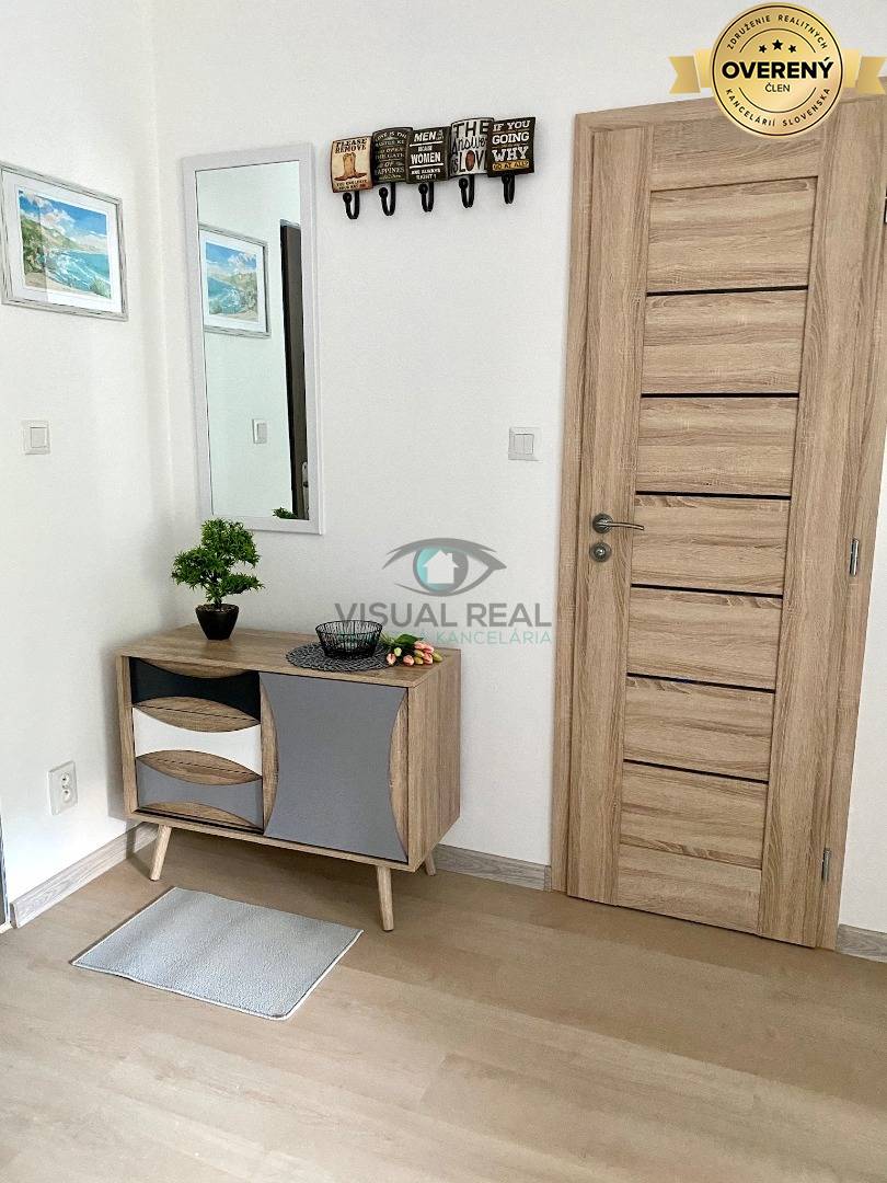 Na predaj ZARIADENÝ 1,5 izb. byt, 34 m2, loggia, Popradská 68, Západ + parkovanie 10000 EUR