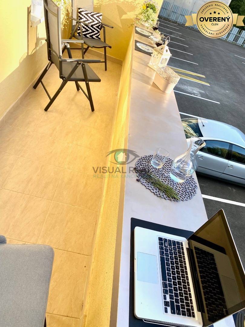 Na predaj ZARIADENÝ 1,5 izb. byt, 34 m2, loggia, Popradská 68, Západ + parkovanie 10000 EUR