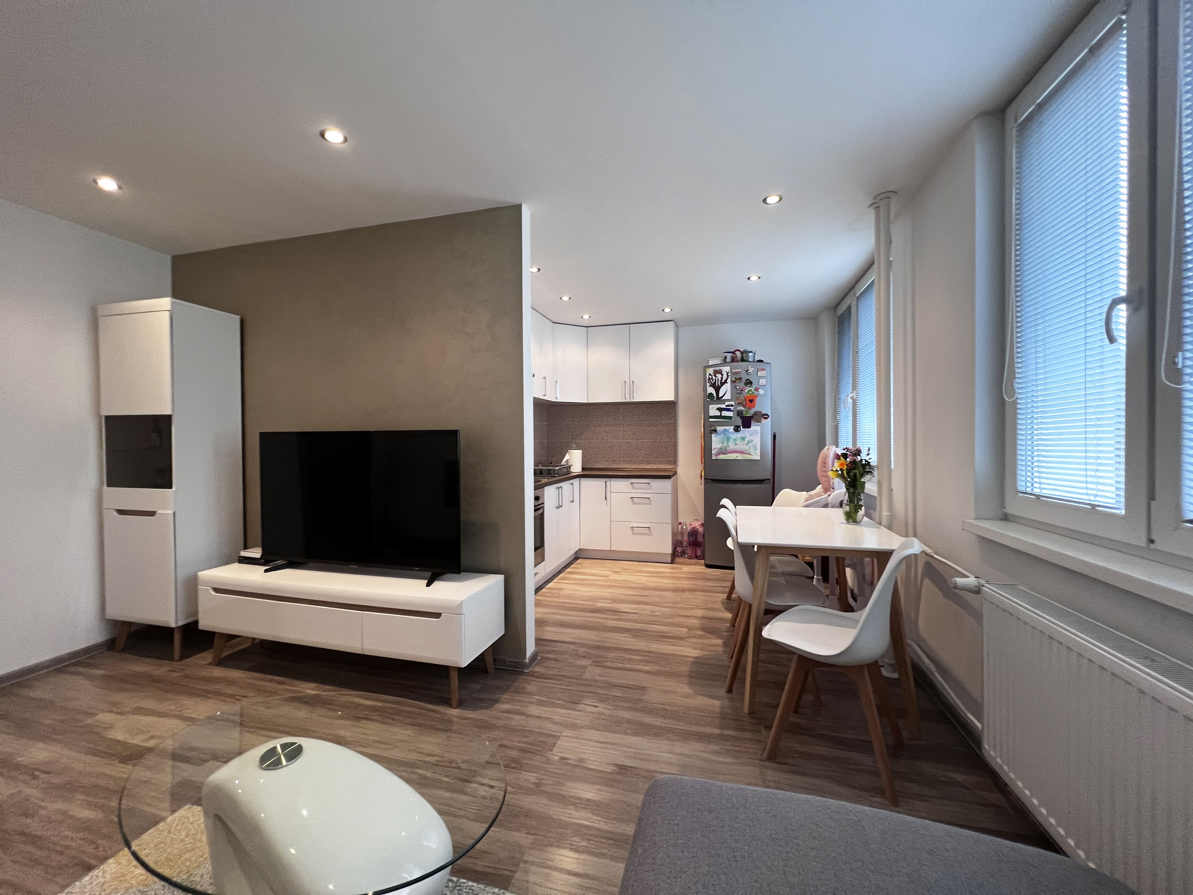 Na prenájom  ZARIADENÝ 3 izbový byt, Trieda SNP, Košice II